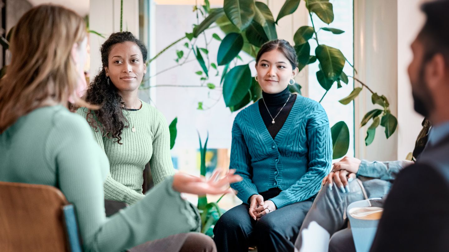 group-therapy-overview-guide-1440x810 how does cbt therapy work